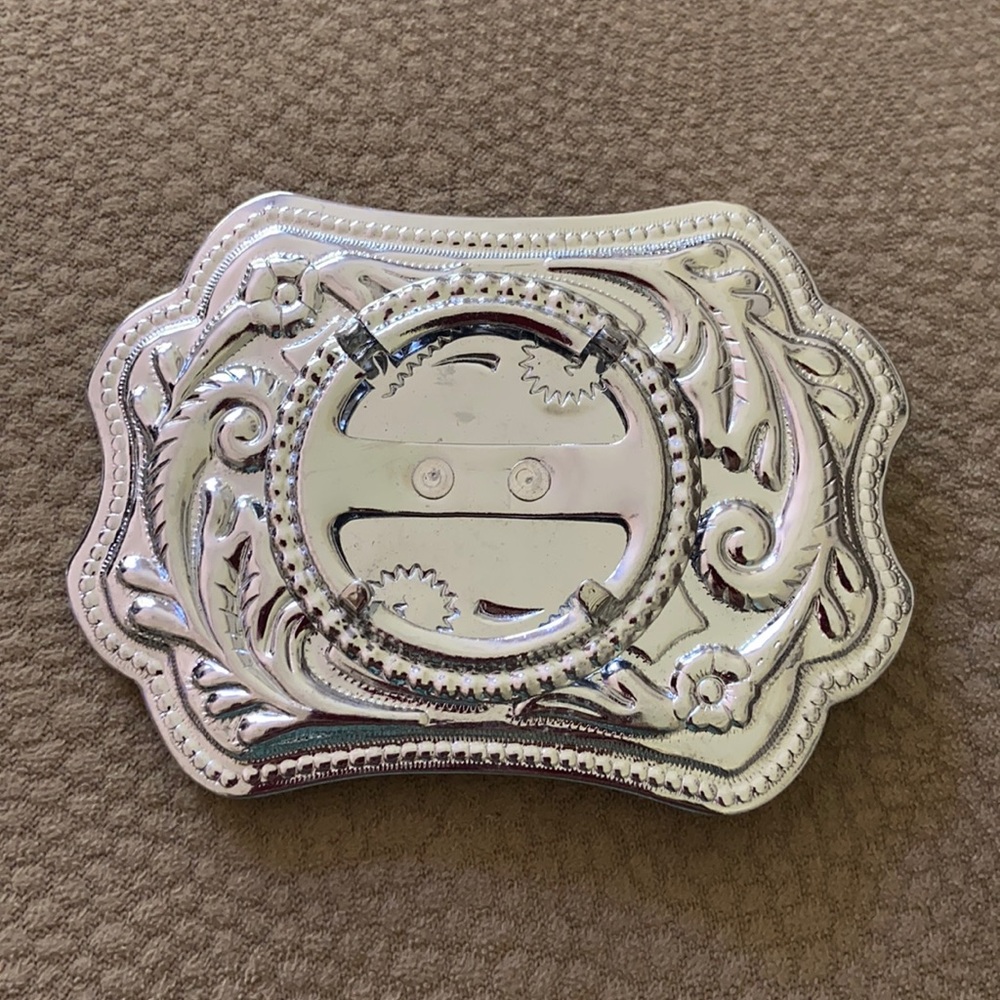10/$15 🌟 Silver Colored Belt Buckle